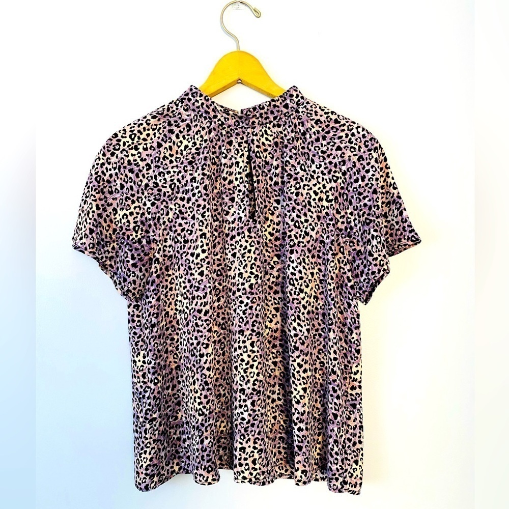 Evereve Peyton Jensen Size Small Purple Leopard Print Short Sleeve Top, Blouse